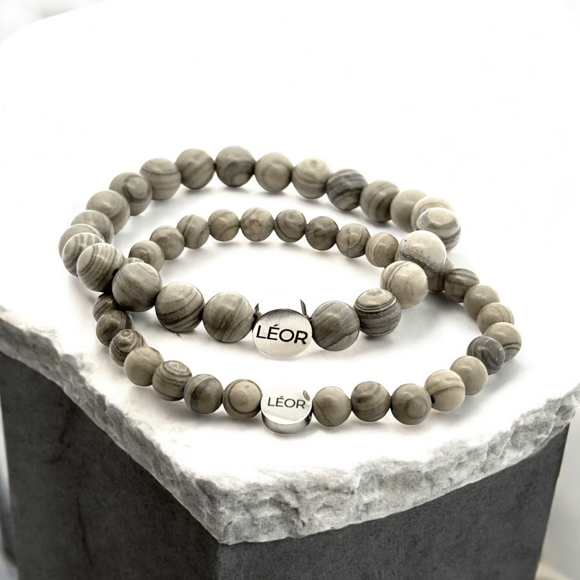 Grauer Jaspis Perlenarmband LÉOR - WEARLÉOR